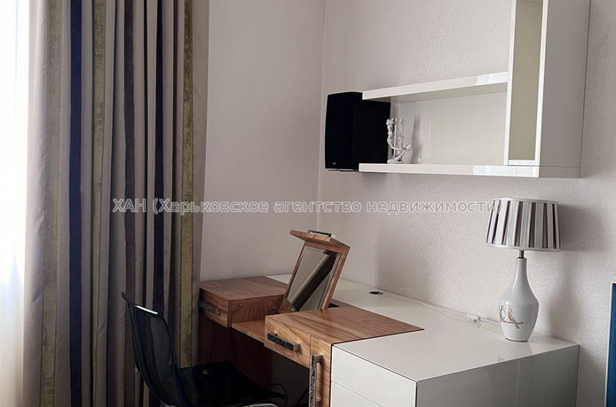 Продам квартиру, Науки просп. , 2  ком., 67.40 м², авторский дизайн 