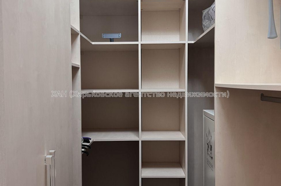 Продам квартиру, Науки просп. , 2  ком., 67.40 м², авторский дизайн 