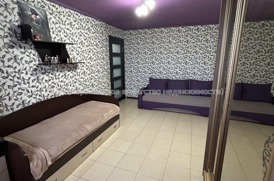 Продам квартиру, Большая Кольцевая ул. , 1 кім., 33 м², косметический ремонт 