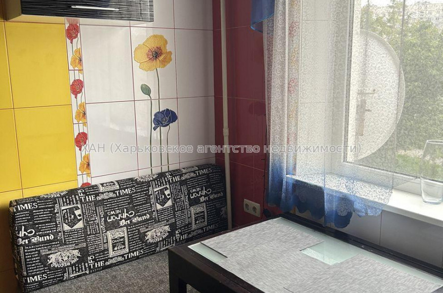 Продам квартиру, Большая Кольцевая ул. , 1 кім., 33 м², косметический ремонт 