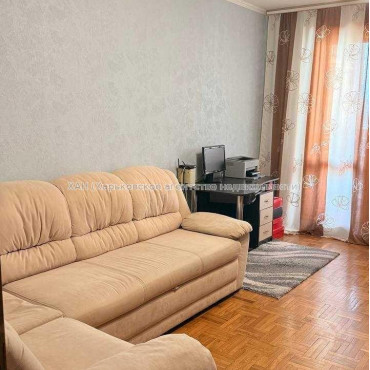 Продам квартиру, Соборности Украины ул. , 3 кім., 72.40 м², капитальный ремонт 