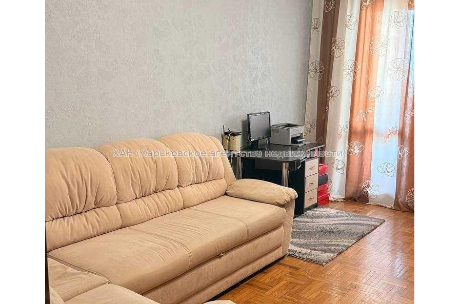 Продам квартиру, Соборности Украины ул. , 3  ком., 72.40 м², капитальный ремонт 