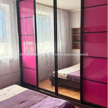 Продам квартиру, Соборности Украины ул. , 3 кім., 72.40 м², капитальный ремонт 