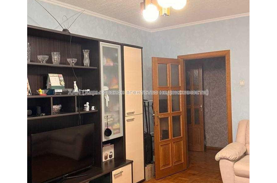 Продам квартиру, Соборности Украины ул. , 3  ком., 72.40 м², капитальный ремонт 
