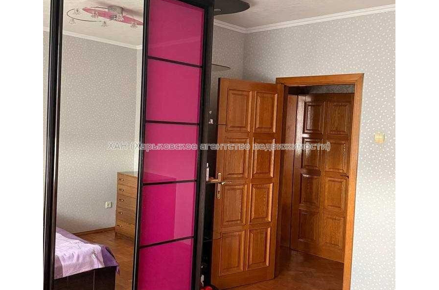 Продам квартиру, Соборности Украины ул. , 3  ком., 72.40 м², капитальный ремонт 