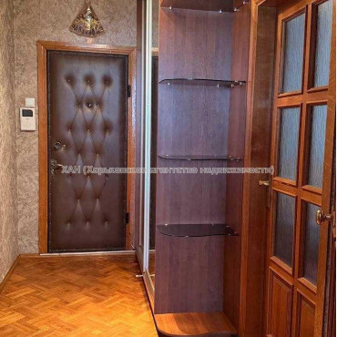 Продам квартиру, Соборности Украины ул. , 3 кім., 72.40 м², капитальный ремонт 