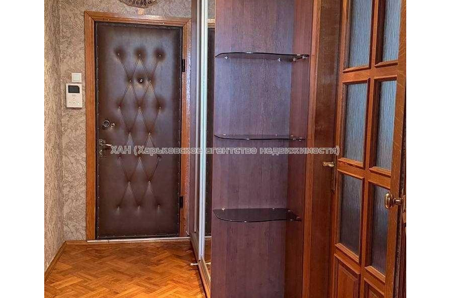 Продам квартиру, Соборности Украины ул. , 3  ком., 72.40 м², капитальный ремонт 
