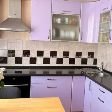 Продам квартиру, Соборности Украины ул. , 3 кім., 72.40 м², капитальный ремонт 