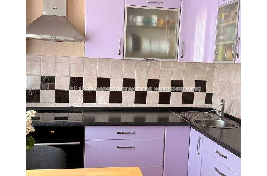 Продам квартиру, Соборности Украины ул. , 3  ком., 72.40 м², капитальный ремонт 