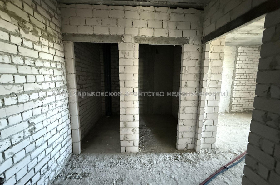 Продам квартиру, Мира ул. , 3  ком., 82 м², без внутренних работ 