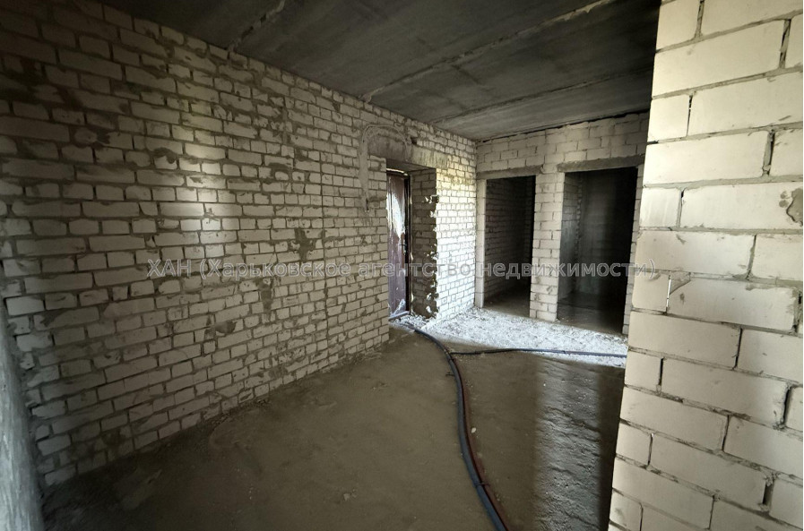 Продам квартиру, Мира ул. , 3  ком., 82 м², без внутренних работ 