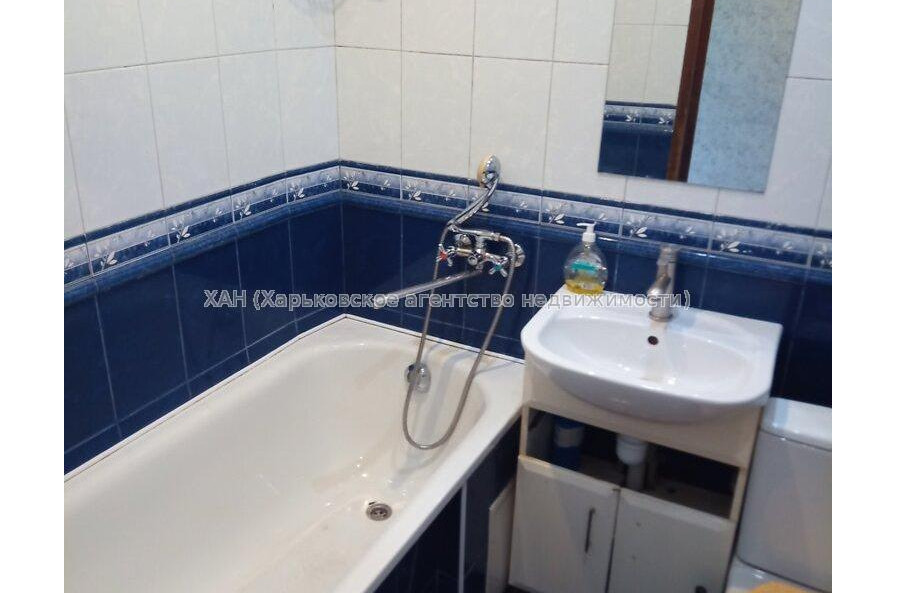 Продам квартиру, Власенко ул. , 1  ком., 30.80 м², капитальный ремонт 