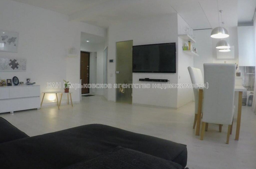 Продам квартиру, Дмитриевская ул. , 1 кім., 50 м², авторский дизайн 