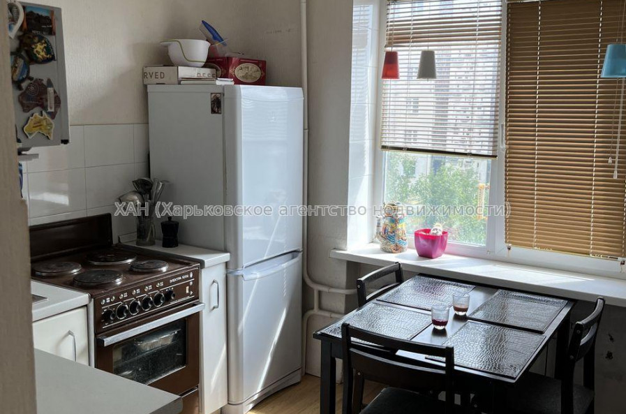 Продам квартиру, Богомольца ул. , 1 кім., 40 м², капитальный ремонт 
