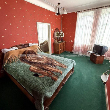 Продам квартиру, Библика ул. , 3  ком., 79.30 м², капитальный ремонт 