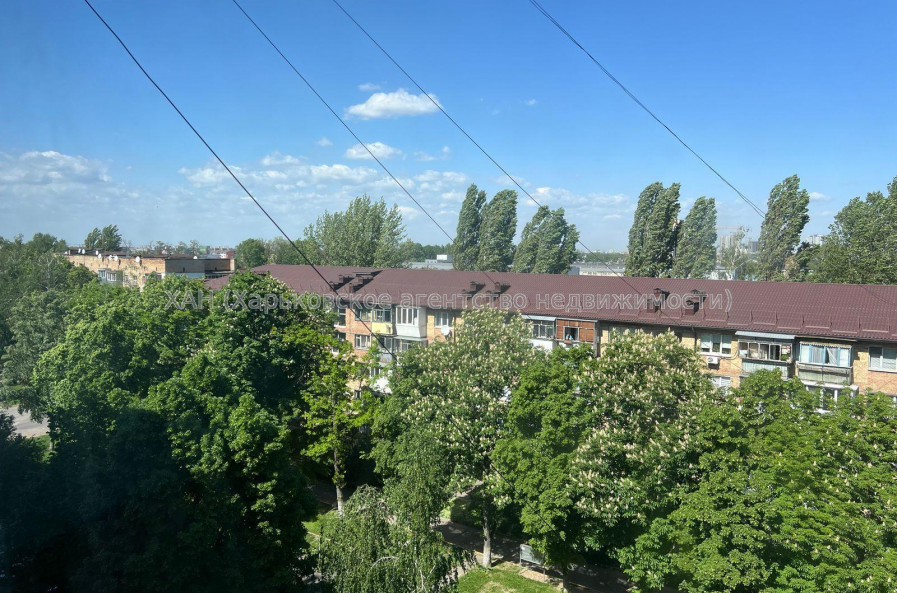Продам квартиру, Машиностроителей ул. , 3 кім., 96 м², капитальный ремонт 