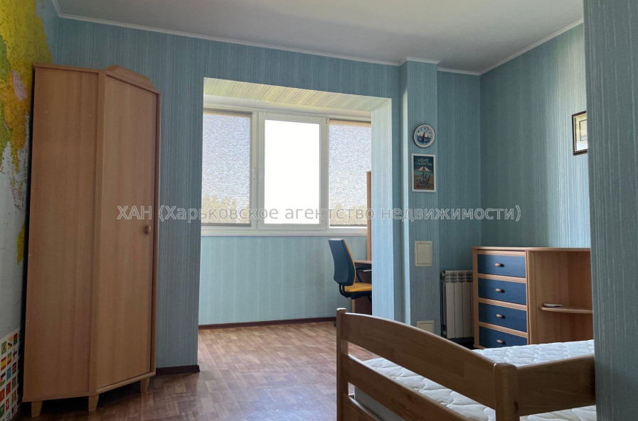 Продам квартиру, Машиностроителей ул. , 3 кім., 96 м², капитальный ремонт 