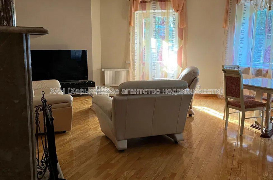Продам будинок, Льва Ландау просп. , 254 м², 9 соток, капитальный ремонт 