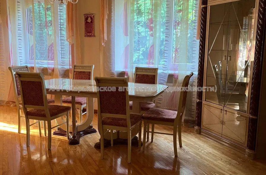 Продам будинок, Льва Ландау просп. , 254 м², 9 соток, капитальный ремонт 