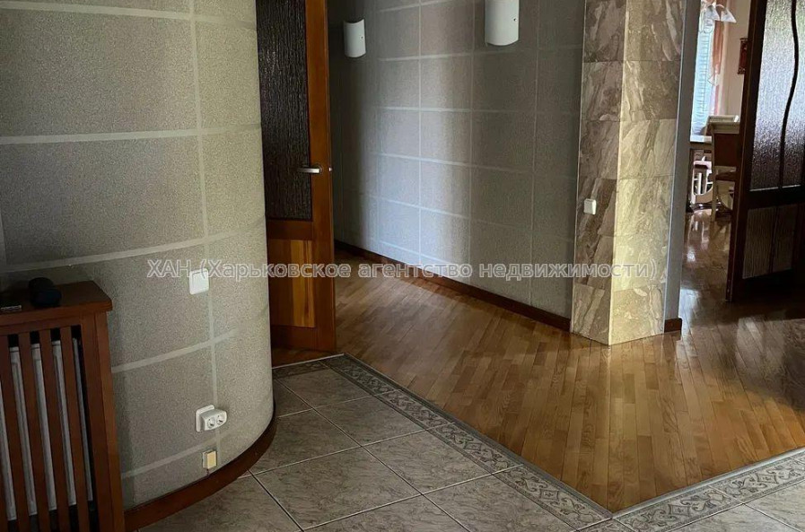 Продам будинок, Льва Ландау просп. , 254 м², 9 соток, капитальный ремонт 