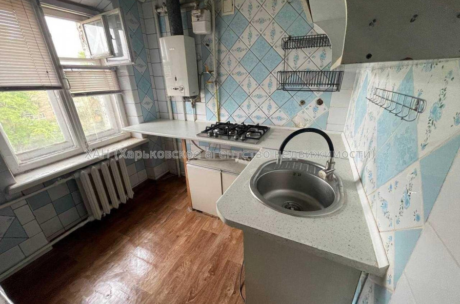 Продам квартиру, Мерефянское шоссе , 2  ком., 46 м², советский ремонт 