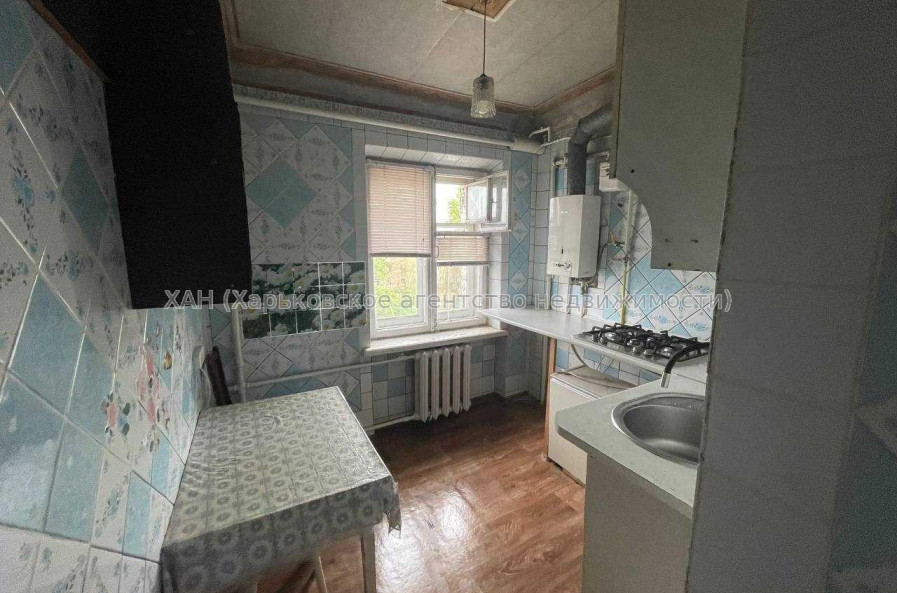 Продам квартиру, Мерефянское шоссе , 2  ком., 46 м², советский ремонт 