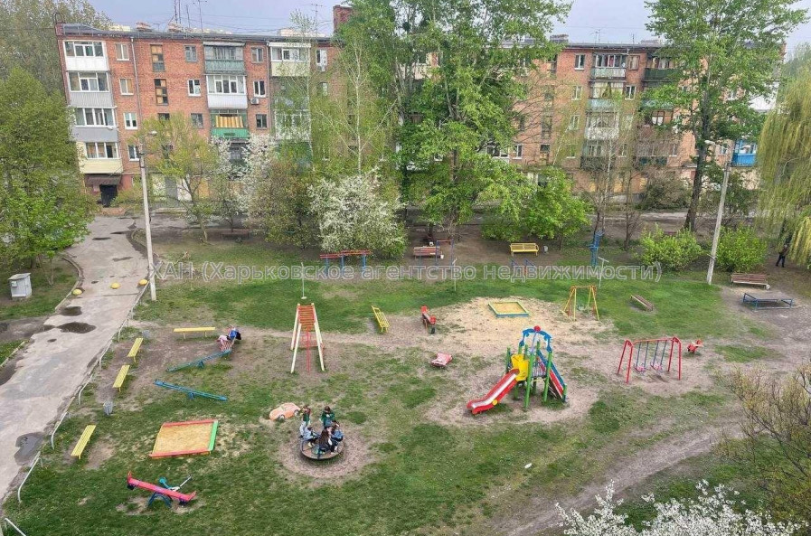 Продам квартиру, Мерефянское шоссе , 2  ком., 46 м², советский ремонт 