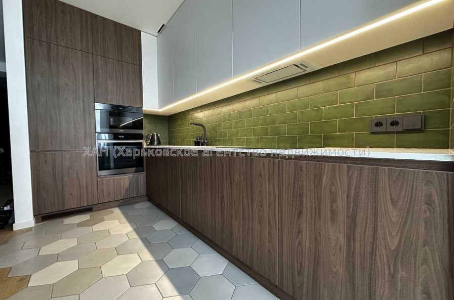 Продам квартиру, Мира ул. , 3  ком., 82 м², авторский дизайн 