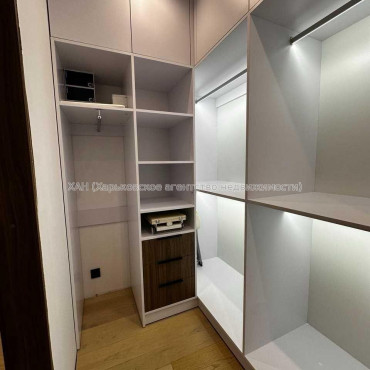 Продам квартиру, Мира ул. , 3  ком., 82 м², авторский дизайн 