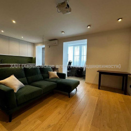 Продам квартиру, Мира ул. , 3 кім., 82 м², авторский дизайн