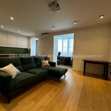 Продам квартиру, Мира ул. , 3  ком., 82 м², авторский дизайн 