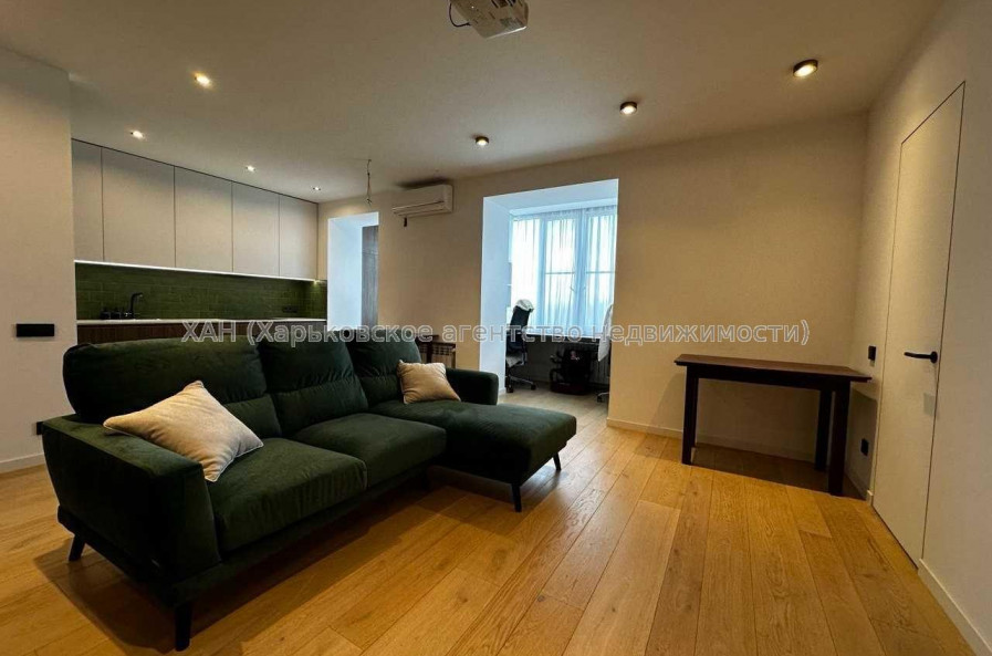 Продам квартиру, Мира ул. , 3  ком., 82 м², авторский дизайн 