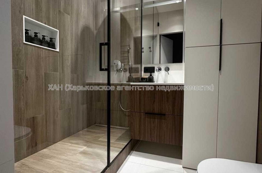 Продам квартиру, Мира ул. , 3  ком., 82 м², авторский дизайн 