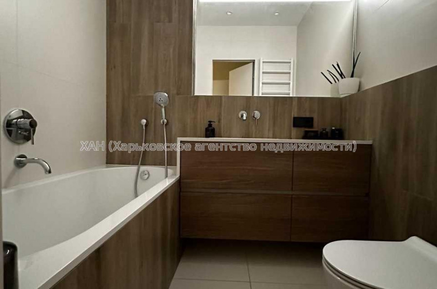 Продам квартиру, Мира ул. , 3  ком., 82 м², авторский дизайн 