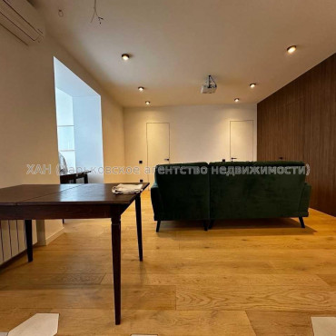 Продам квартиру, Мира ул. , 3  ком., 82 м², авторский дизайн 