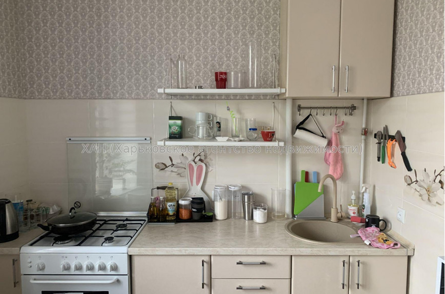 Продам квартиру, Свободы ул. , 3 кім., 75 м², капитальный ремонт 