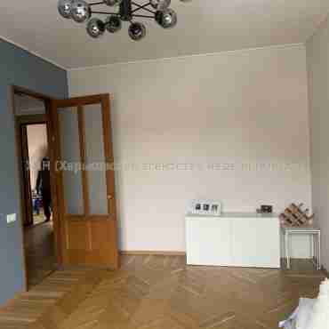 Продам квартиру, Свободы ул. , 3 кім., 75 м², капитальный ремонт 
