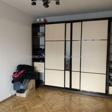 Продам квартиру, Свободы ул. , 3 кім., 75 м², капитальный ремонт 