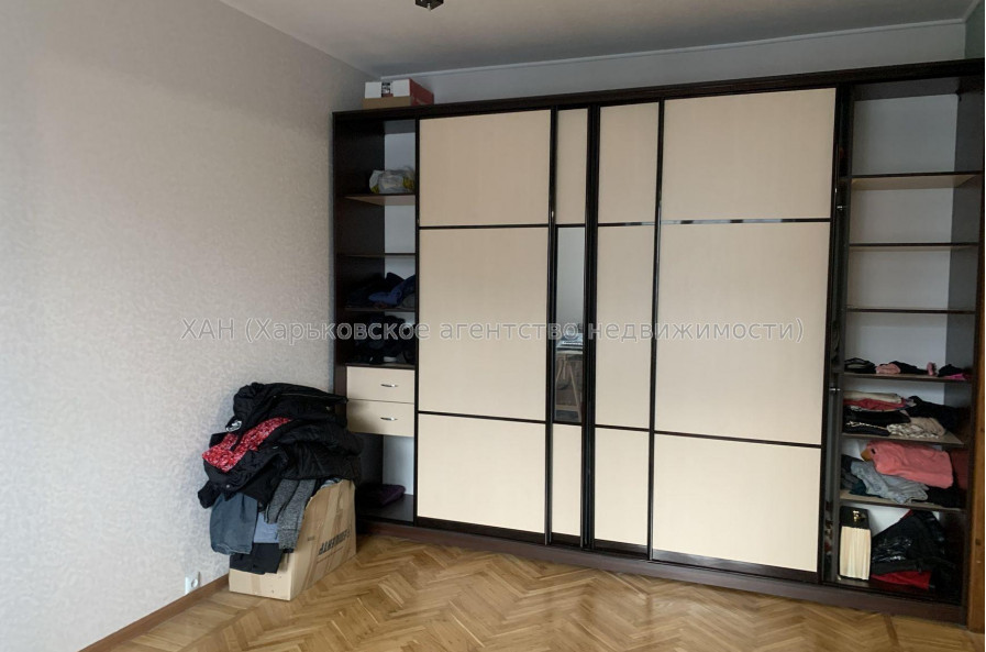Продам квартиру, Свободы ул. , 3 кім., 75 м², капитальный ремонт 