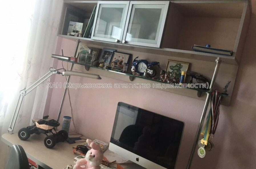 Продам квартиру, Льва Ландау просп. , 3 кім., 60 м², капитальный ремонт 