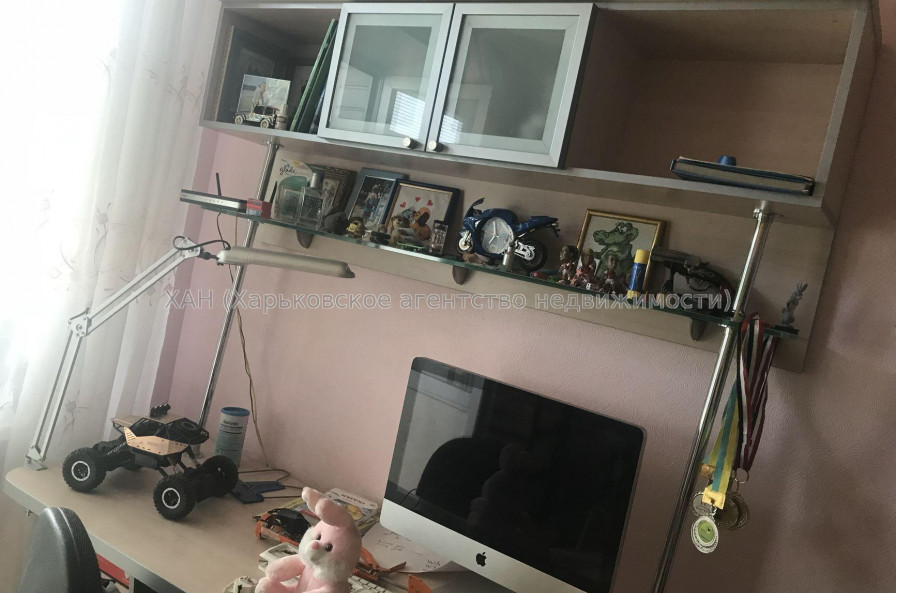 Продам квартиру, Льва Ландау просп. , 3 кім., 60 м², капитальный ремонт 