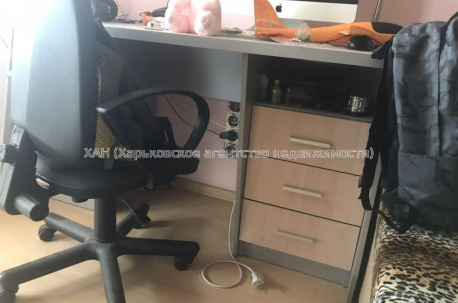 Продам квартиру, Льва Ландау просп. , 3 кім., 60 м², капитальный ремонт 