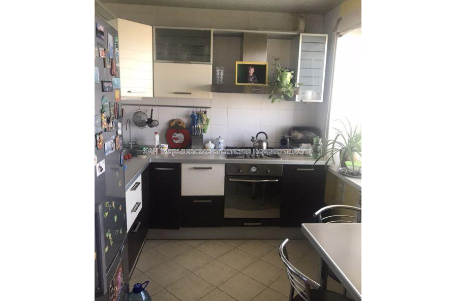 Продам квартиру, Льва Ландау просп. , 3 кім., 60 м², капитальный ремонт 