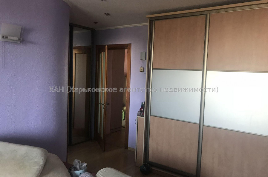 Продам квартиру, Льва Ландау просп. , 3 кім., 60 м², капитальный ремонт 
