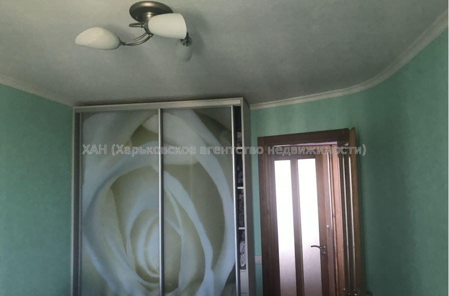 Продам квартиру, Льва Ландау просп. , 3 кім., 60 м², капитальный ремонт 