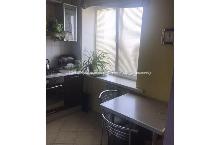 Продам квартиру, Льва Ландау просп. , 3 кім., 60 м², капитальный ремонт 