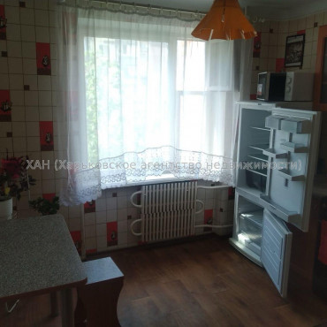 Продам квартиру, Богомольца ул. , 1 кім., 40 м², косметический ремонт 