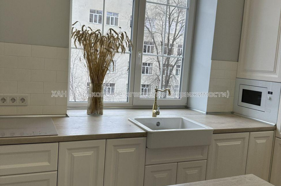 Продам квартиру, Ярослава Мудрого ул. , 3  ком., 100 м², авторский дизайн 