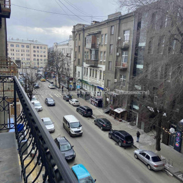 Продам квартиру, Ярослава Мудрого ул. , 3 кім., 100 м², авторский дизайн 