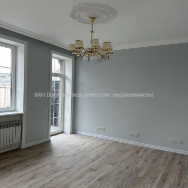 Продам квартиру, Ярослава Мудрого ул. , 3 кім., 100 м², авторский дизайн 